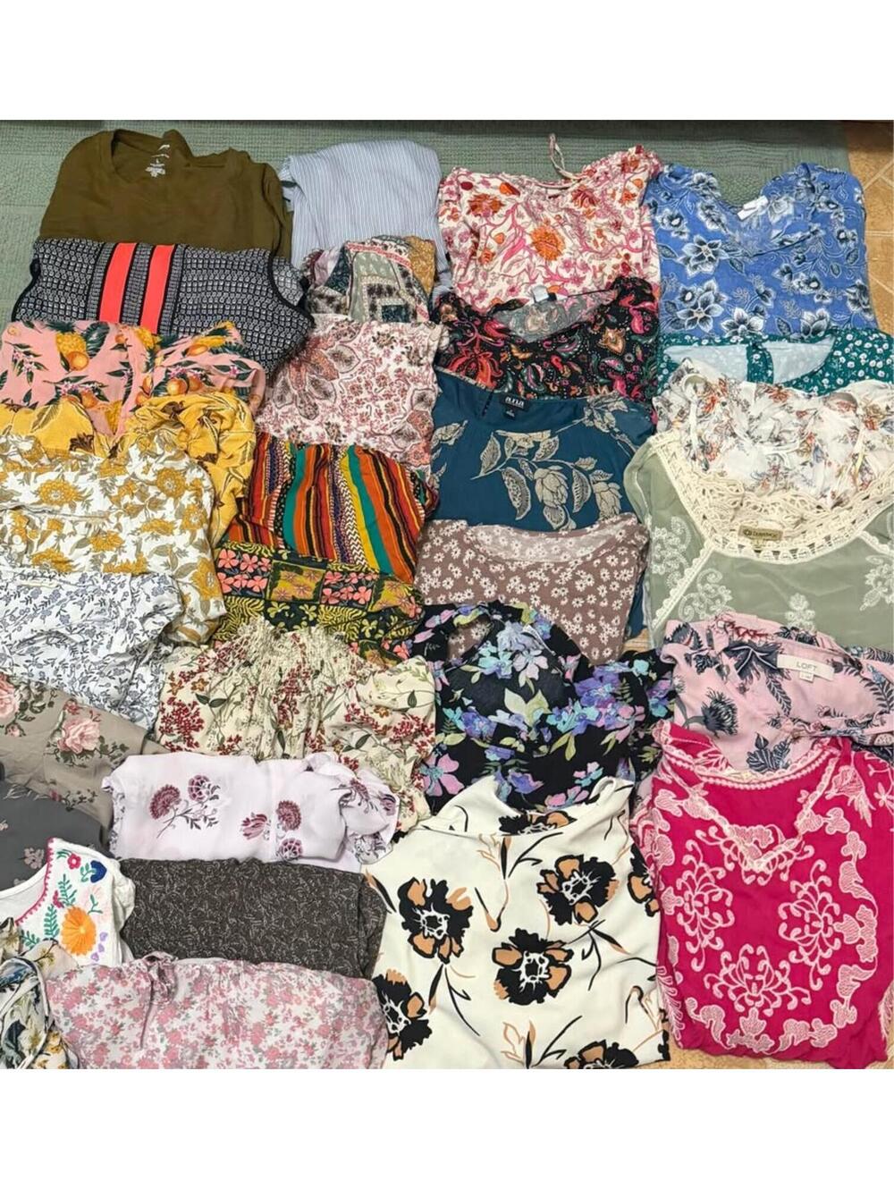 Women’s Blouse Bundle of 31 Size Large